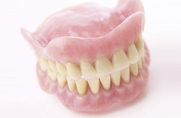 義歯（入れ歯）イメージ